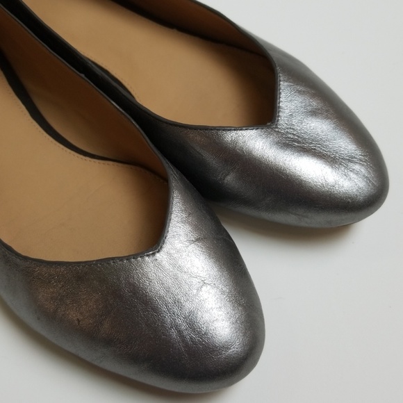 Ugg flats size 9 - Picture 7 of 7